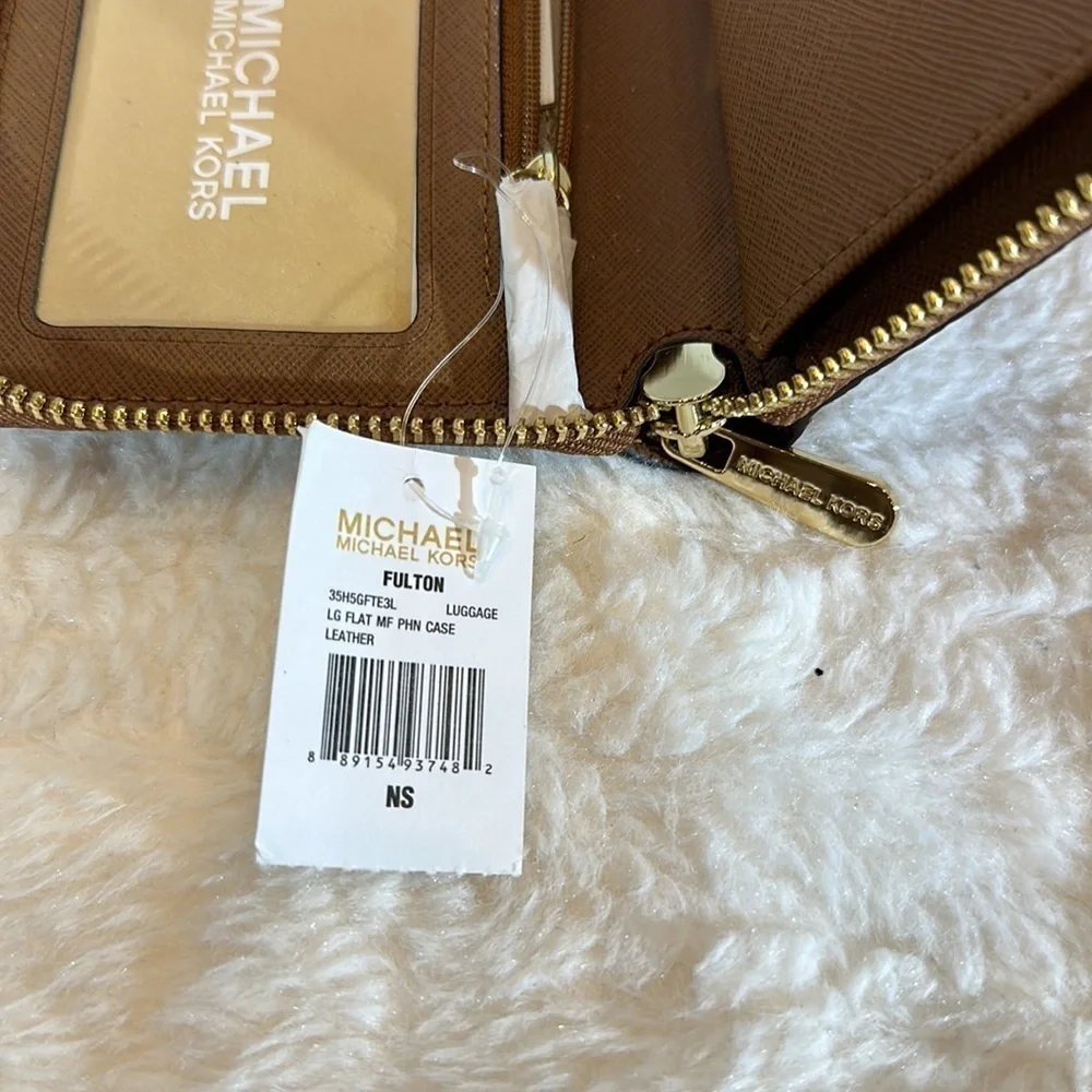 NWT Michael Kors Fulton, large flat phone case, leather brown clutch